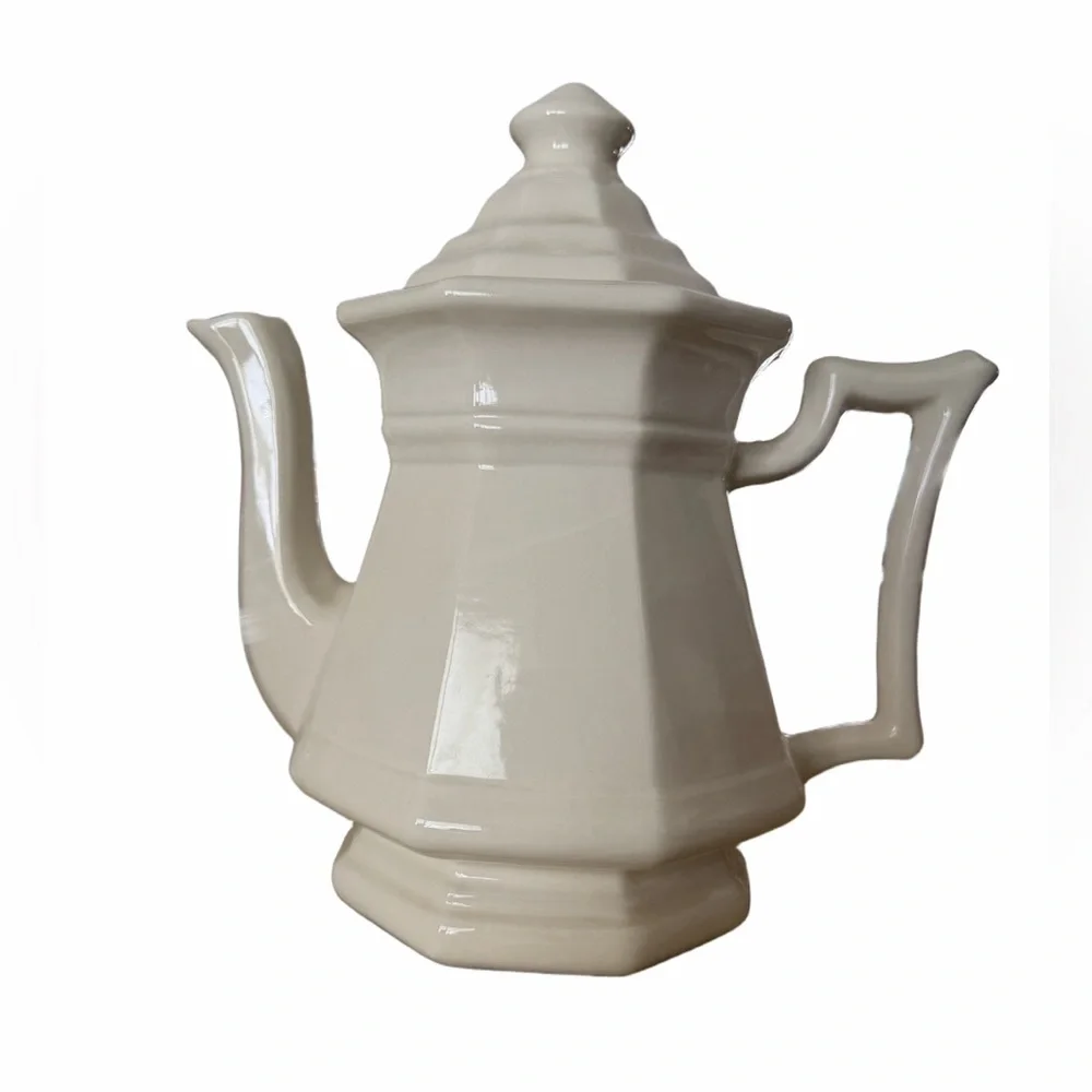 Vintage Style Ivory Ceramic Coffee Pot / Teapot – Unbranded